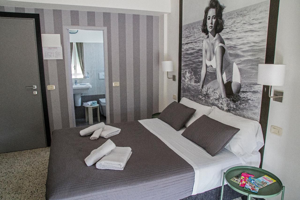 Hotel Hollywood ريتشوني المظهر الخارجي الصورة