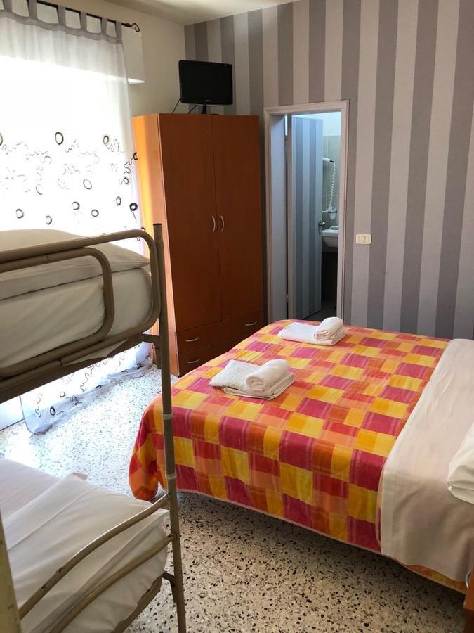Hotel Hollywood ريتشوني المظهر الخارجي الصورة